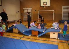 Ich dachte mir wie cool wäre es bitte ein parkhaus in die. Kindergarten Ideen Turnen Google Suche Kinderturnen Turnen Mit Kindern Kleinkind Turnen