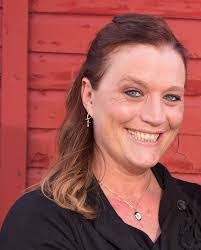 Lisa Gallant's Instagram, Twitter & Facebook