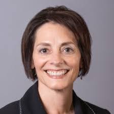 Paula Batt's Instagram, Twitter & Facebook