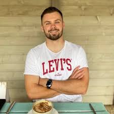 Jamie Mower🇬🇧 (@jamie_mow)