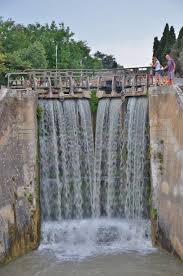 La Belle Chute E L Ecluse Beziers France Par Reda Cher Beziers France Beziers France