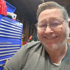 Chainsaw won't hold idle and is hard to start?