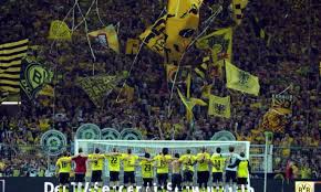 Leider können wir den derbysieg, wie sonst in der vergangenheit, nicht mit den besten fans der welt richtig feiern. Borussia Dortmund Fans V Liverpool Fans 15 Fantastic Pictures Of Supporters At The Westfalenstadion And Anfield Talksport