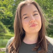 Donna Toomey's Instagram, Twitter & Facebook