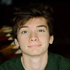 Voss Receives Top Transfer Scholarship • News & Events • Monmouth College