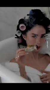 Heart Evangelista's Morning Vibes at 6 AM