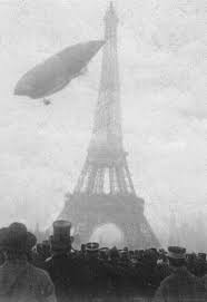 A Zeppelin At The Eiffel Tower Tour Eiffel La Tour Eiffel Old Paris