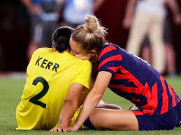 The athletes previously sparked romance rumors on thursday as their teams faced off against each other in the bronze medal match at the tokyo olympics. Wjx Ytkkve5shm