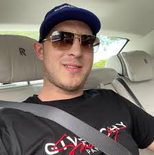 Who provides local pressure washing services?