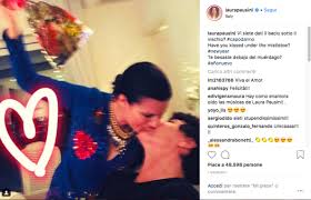 Stiamo parlando di laura pausini e paolo carta, insieme da ben dieci anni e genitori della piccola paola, nata nel 2013. Laura Pausini Sposa Paolo Carta Foto 1 Di 19 Radio Monte Carlo