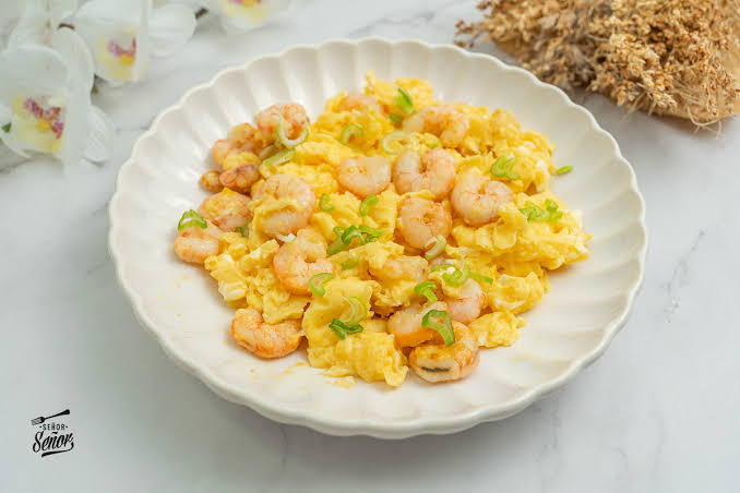 Scrambled Eggs with Shrimp