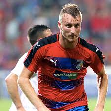 He is currently 28 years old and plays as a striker he prefers to shoot with his right foot. Predkolo Ligy Mistru Krmencik Trefil Postup V Hodine Dvanacte Souteze Fotbal Cz