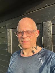 Igår kväll stod solen, vinden och känslan i kroppen rätt. Jag kände att  ikväll har jag möjlighet att nå mitt mål som jag satte för ett halvår sedan  att kunna springa en