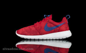 Nike Rosherun Print Chilling Red Deep Royal Blue Hyper Cobalt