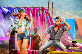 Kaadhal Aasai Song Lyrics From Anjaan Movie Cinema News Latest Movie Gallery Kaadhal vaanile kaadhal music : kaadhal aasai song lyrics from anjaan