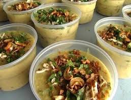 Aku rasa menu soto ayam dan mee soto puan isteri ada persamaan kerana mereka menggunakan rempah soto mak siti. Resepi Bubur Soto Ayam Pawtaste Com