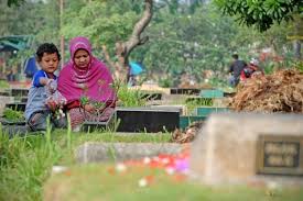 We did not find results for: Bacaan Doa Ziarah Kubur Singkat Saat Mengajak Anak Nyekar Popmama Com