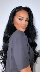 Holly Boone's Instagram, Twitter & Facebook