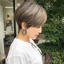 ikepi 倉敷美容院 岡山美容院 ショート アレンジはinstagramを利用しています くびれショート ハイトーンカラー u u 930 u u メンテナンス 久しぶりにバリカン使って 襟足かりあげちゃった 笑 ショートブロンドヘア 髪型