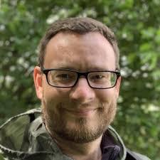 Prachi Dave's Instagram, Twitter & Facebook