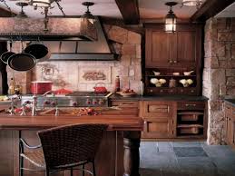 35 Magnifiques Designs Et Decorations De Cuisine Rustique Pour Une Cuisine Confortable Rustic Kitchen Cabinets Rustic Kitchen Decor Kitchen Design Decor