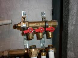 Sharkbite rm22724 home run barb manifold with brass crimp ball valve, 24 port, black. Collector Distributing Pipes How To Choose A Distribution Manifold How And Where To Install A Water Collector