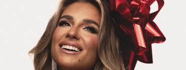 Jessie James Decker Celebrates The Season With Festive New EP