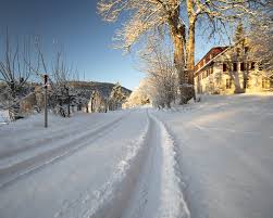 The ski area has two ski lifts and three small lifts for kids. Chemin De Pres D Orvin Schweiz Tourismus