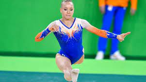 She is six minutes younger than her fraternal twin, sanne ^ turnsters lieke en sanne wevers officieel naar olympische spelen. Lieke Wevers Terug Van Burn Out Sanne Gaf Aan Dat Ik Niet Goed Bezig Was Sportnieuws