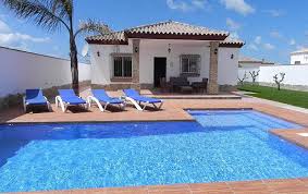 Si quieres tenerla sólo para ti, fíjate bien en esto. Casa Con Piscina Privada Y Piscina Bar Conil De La Frontera Cadiz Costa De La Luz