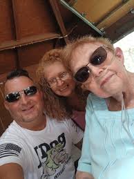 Is anyone able to add a person into the 1st photo? 🙏🏻 I'd really like Dad  to be taken from the 2nd photo and be included in the 1st! 😊