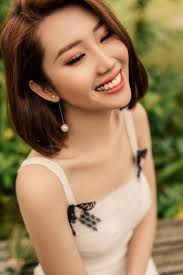 Thúy Ngân vô tình để lộ hint hẹn hò với đồng nghiệp?