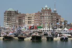 By train, by bus or by car: Lelystad Hang Around The World