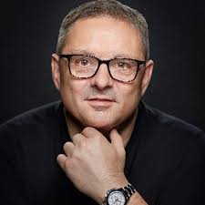 Gerry Sweeney's Instagram, Twitter & Facebook