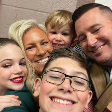 Should I accept the offer of $750 for my card or send it to get graded and  hold?