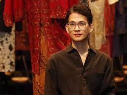 She was born with a mother from maluku, ragnild lawalata antoinette (better known as reggy lawalata) who was an artist and a father from manado, alexander polii (now divorced).her younger brother, mario lawalata, is indonesian soap opera player. Oscar Lawalata Sindir Desainer Hijab Dream Co Id