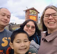 What is the best dinner show to see in Pigeon Forge?