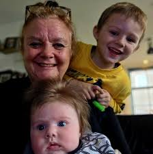 Met het uitverkopen van Carré kreeg ik de vraag of er niet nog een tweede  show kon komen. Maar ik heb nog een veel leuker idee: we gaan het land in.  Tien