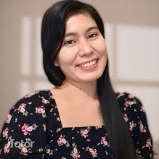 On the way to Vegas to speak for a conference. So great to meet amazing  women making moves in business and loving their families too. Grateful to  share the flight with you