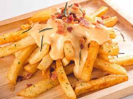 Le patate sono forse il tubero più diffuso e consumato al mondo! Patate Fritte Con Crema Al Formaggio E Qui La Festa