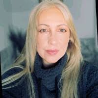 Cheri Knott's Instagram, Twitter & Facebook