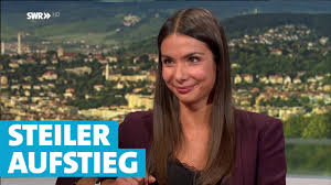 Schulfernsehen multimedial im swr und wdr fernsehen. Swr Sport Moderatorin Und Tochter Von Cheftrainer Des Fc Schalke 04 Lea Wagner Youtube