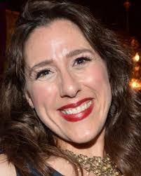 Leslie Spencer's Instagram, Twitter & Facebook