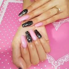 21 Hot Pink And Black Nail Designs That Are Truly Amazing Checopie They come in 10 different sizes (2 of each size included in the set). 21 hot pink and black nail designs that