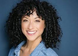 Janice Mendes's Instagram, Twitter & Facebook