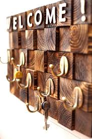 Crochet De Cle Porte Cles Organisateur En Bois Porte Cles Etsy Wooden Key Holder Key Holder Diy Wall Key Holder