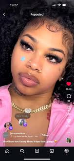 Heyyyyyy! Who can do me some cluster lashes tommorow morning????👀👀👀👀  wispy and natural lol … CC .. I want them like this!