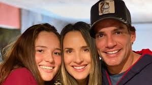 Partito inizialmente come riserva di perez, con il passare delle giornate viene schierato con più continuità. Hija De Angelica Castro Y Cristian De La Fuente Debuta En La Television Meganoticias