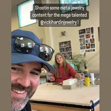 Vicki Hardin's Instagram, Twitter & Facebook