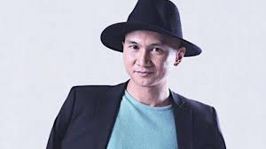 Sukses bersama drive, anji memutuskan hengkang di tahun 2011, hanya saja saat itu anji sempat merahasiakan alasannya mundur dari drive. M7ihx4n5na Hsm